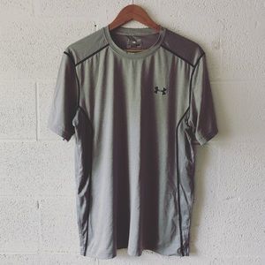 Under Armour heat gear fitted top sz: Large